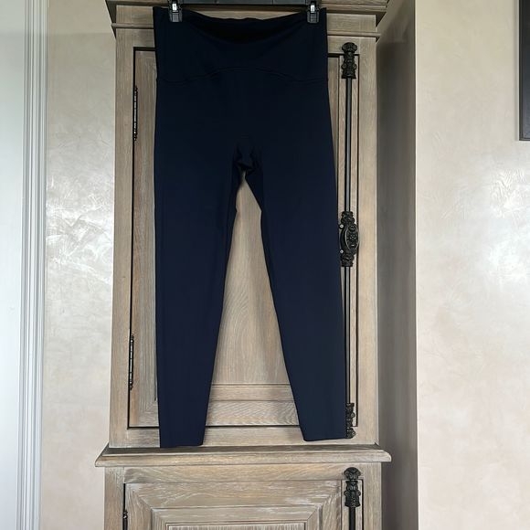 SPANX Look At Me Now Seamless
Compression High Waisted Leggings Navy
Blue 1X - Picture 4 of 9